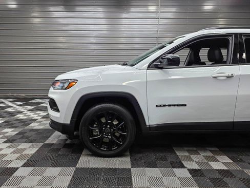 Used 2025 Jeep Compass Latitude w/ Altitude Special Edition AWD/4WD image 36