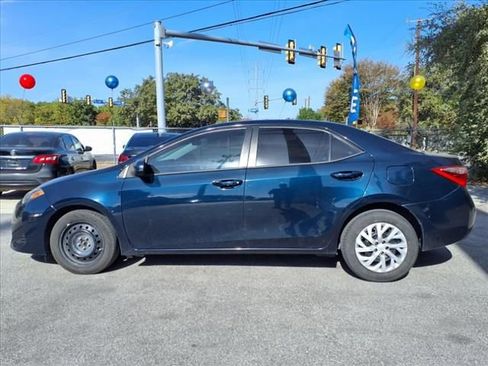 Used 2018 Toyota Corolla LE image 5