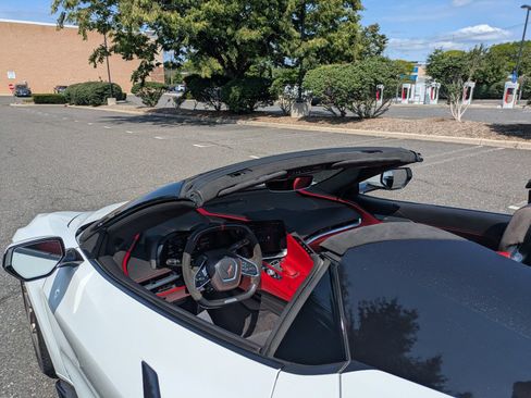 Used 2025 Chevrolet Corvette Z06 RWD image 15
