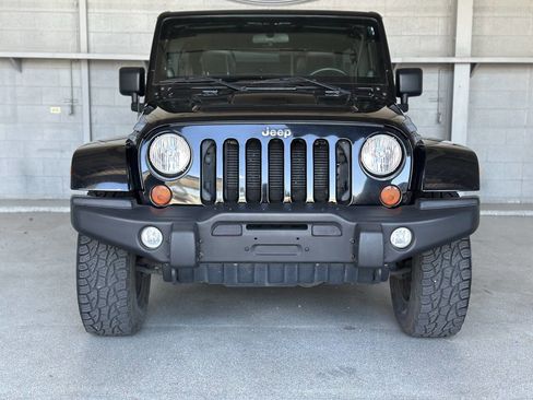 Used 2012 Jeep Wrangler Unlimited Rubicon image 5