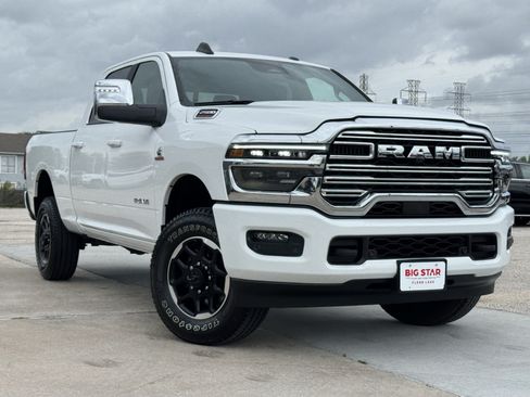 Used 2026 RAM 2500 Laramie AWD/4WD image 2