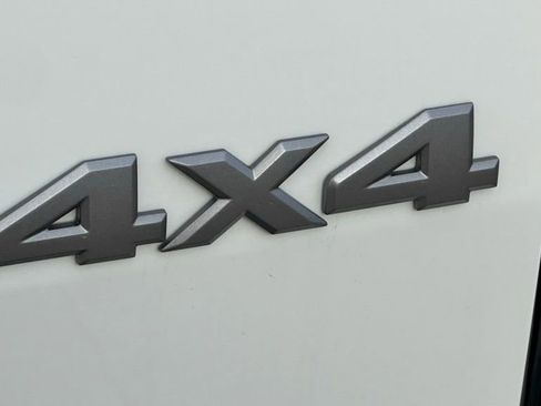 New 2025 Nissan Frontier SV image 40