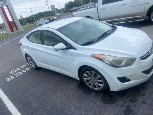 Used 2012 Hyundai Elantra GLS FWD image 3