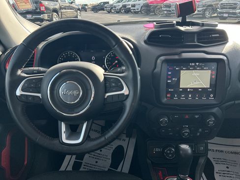 Used 2018 Jeep Renegade Trailhawk w/ UConnect 8.4 Nav Group image 15