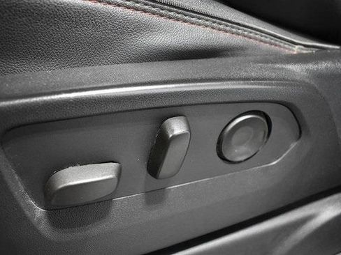 Used 2022 Chevrolet Suburban RST w/ Luxury Package image 18