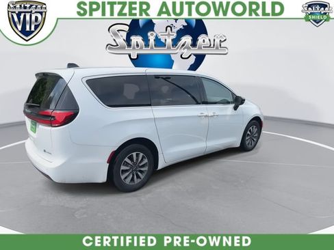 Used 2024 Chrysler Pacifica Limited FWD image 9