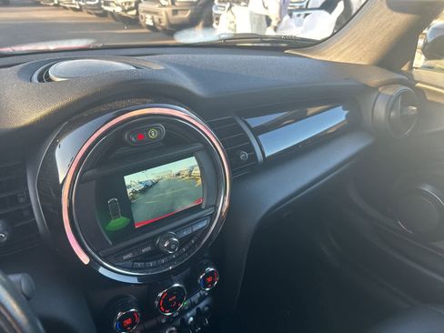 Used 2021 MINI Cooper Convertible image 28