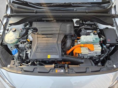 Used 2020 Hyundai Ioniq SE FWD image 28