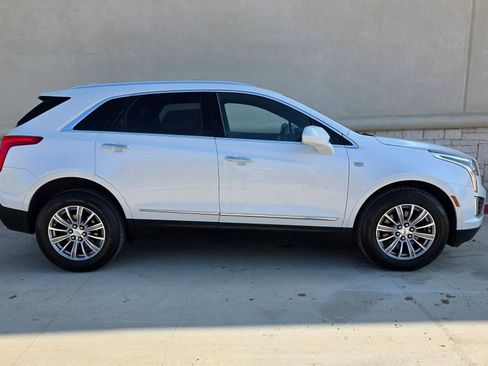 Used 2017 Cadillac XT5 Luxury w/ Driver Awareness Package AWD/4WD image 2