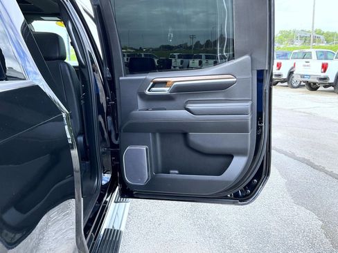 Used 2023 Chevrolet Silverado 1500 High Country w/ High Country Premium Package AWD/4WD image 17