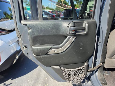 Used 2017 Jeep Wrangler Unlimited Sport w/ Quick Order Package 24S AWD/4WD image 26