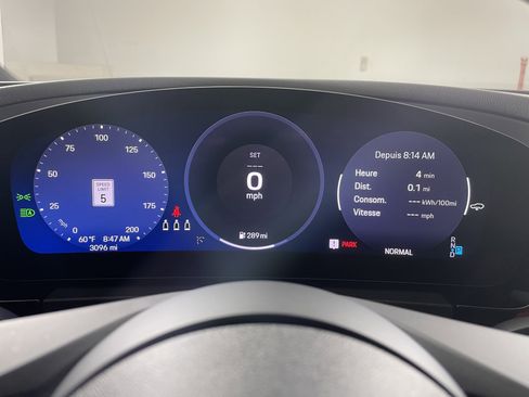 Used 2025 Porsche Macan Electric image 18