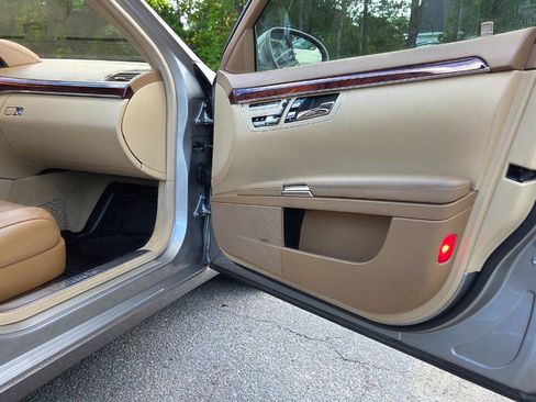 Used 2007 Mercedes-Benz S 550 4MATIC image 48