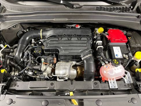 Used 2023 Jeep Renegade Latitude image 9