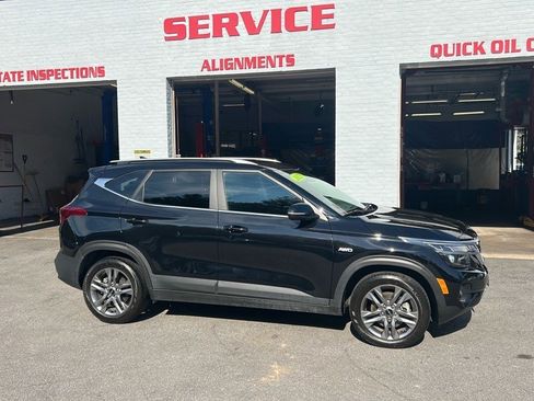 Used 2023 Kia Seltos S image 1