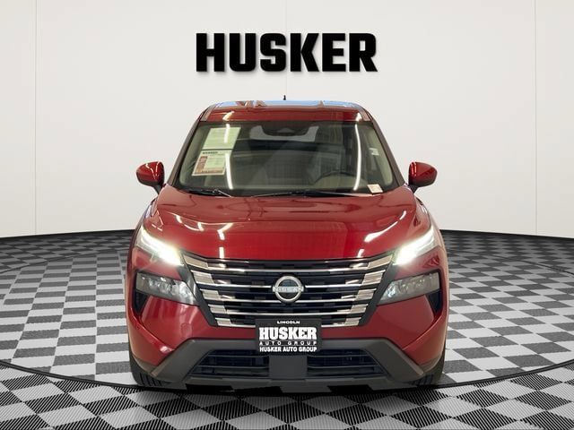 Used 2025 Nissan Rogue SV AWD/4WD image 3