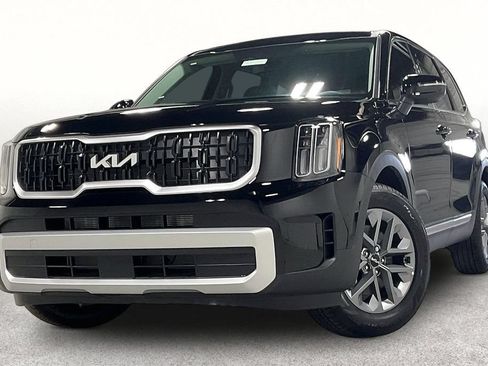 Used 2025 Kia Telluride LX FWD image 2