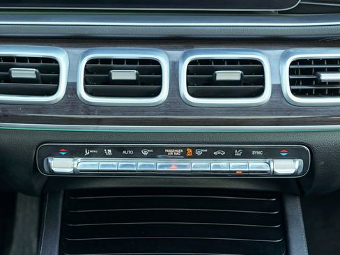Used 2023 Mercedes-Benz GLS 450 4MATIC image 51