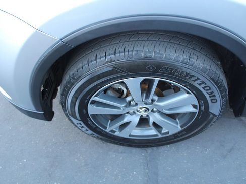 Used 2016 Toyota RAV4 XLE FWD image 11