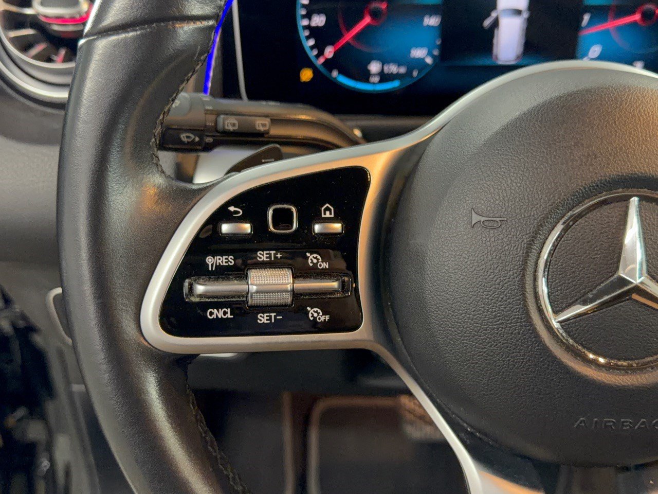 Used 2020 Mercedes-Benz GLB 250 4MATIC image 18