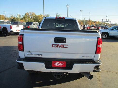 Used 2019 GMC Sierra 2500 Denali w/ Duramax Plus Package image 4