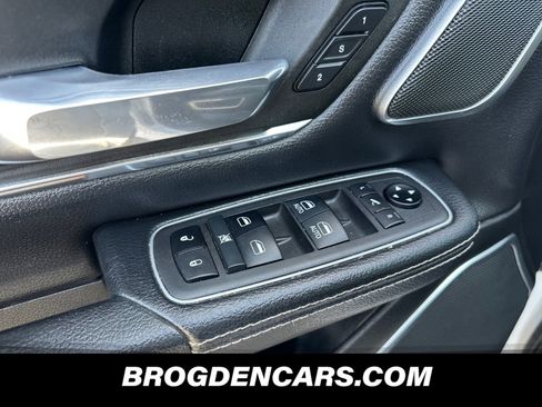 Used 2022 RAM 1500 Laramie image 10