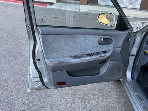 Used 2004 Kia Optima EX image 18