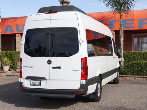 Used 2019 Mercedes-Benz Sprinter 2500 image 9