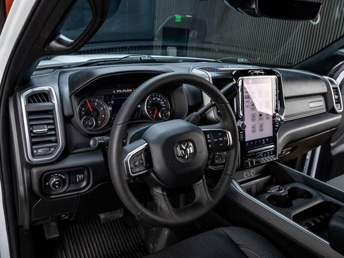 Used 2025 RAM 3500 Big Horn AWD/4WD image 16