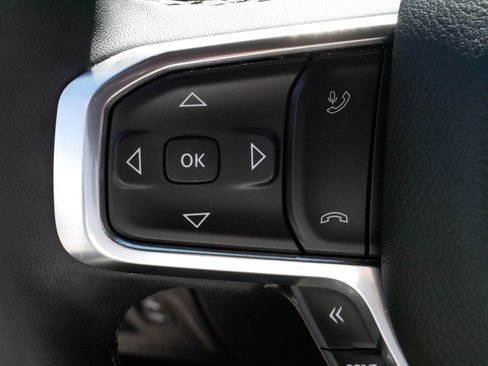 Used 2025 RAM 1500 Laramie AWD/4WD image 26