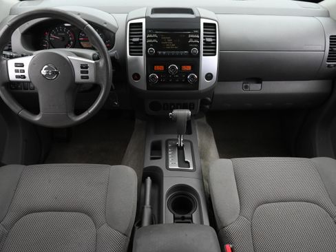 Used 2014 Nissan Frontier SV w/ SV Value Truck Package RWD image 12