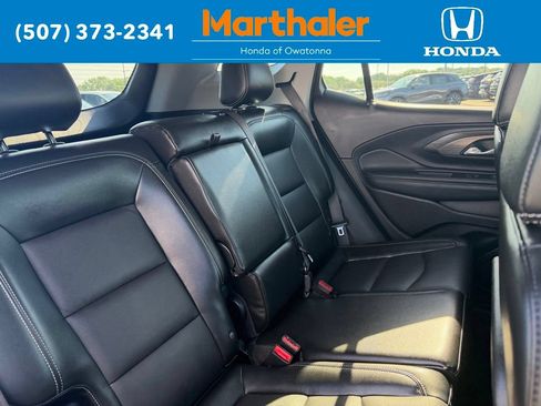 Used 2024 GMC Terrain SLT AWD/4WD image 17