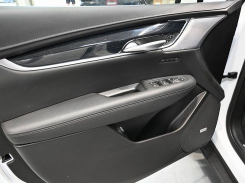 Used 2025 Cadillac XT5 Premium Luxury image 25
