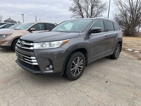 Used 2017 Toyota Highlander XLE image 19