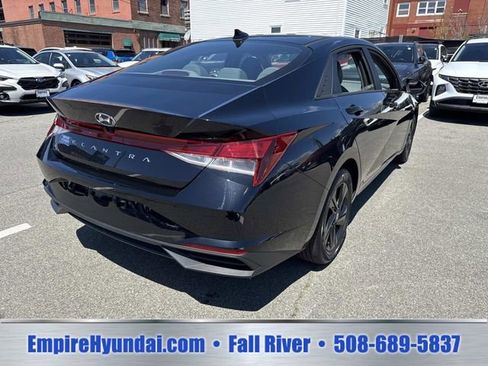 Certified 2023 Hyundai Elantra SEL FWD image 6