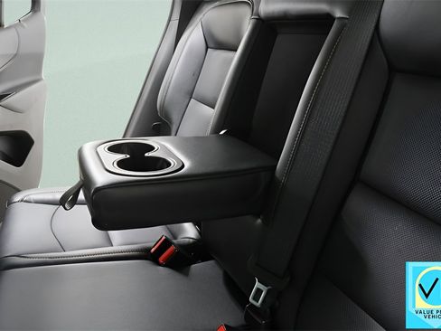 Used 2020 Chevrolet Equinox LT w/ Midnight Edition image 25