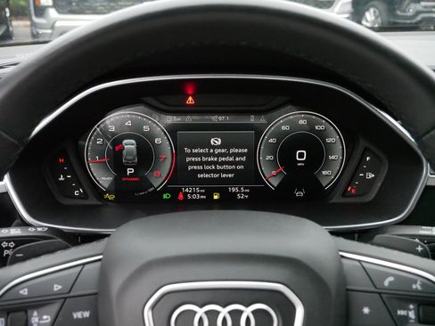 Used 2024 Audi Q3 2.0T Premium Plus w/ Premium Plus Package image 21