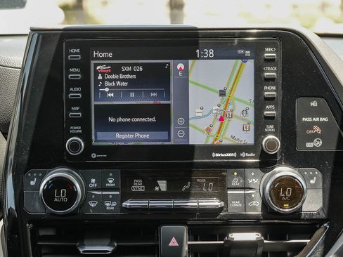 Used 2022 Toyota Highlander XLE FWD image 14