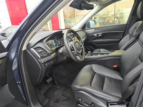 Used 2020 Volvo XC90 T8 Momentum w/ Protection Package image 22