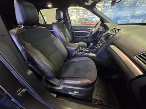 Used 2019 Ford Explorer XLT w/ Equipment Group 202A image 27