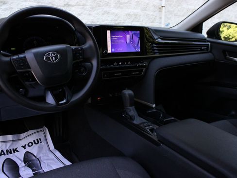 Used 2025 Toyota Camry LE FWD image 23