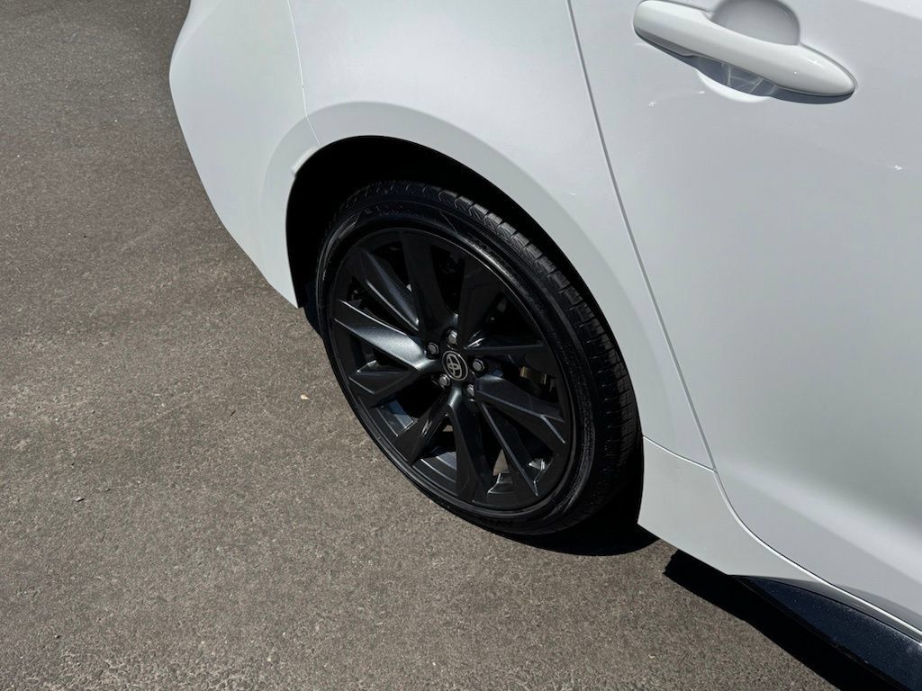 Used 2025 Toyota Corolla SE w/ SE Premium Package FWD image 26