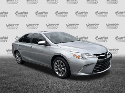 Used 2017 Toyota Camry XLE w/ Moonroof Package FWD image 2