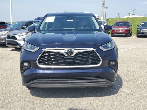 Used 2021 Toyota Highlander LE image 2