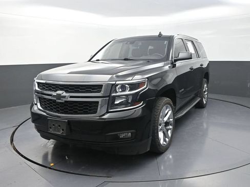 Used 2017 Chevrolet Tahoe LT w/ Luxury Package AWD/4WD image 6