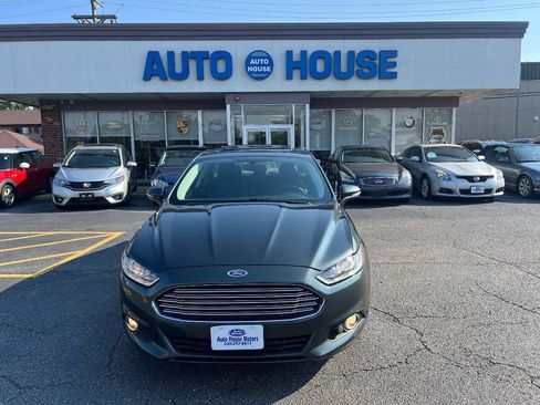 Used 2015 Ford Fusion SE w/ Equipment Group 202A FWD image 2