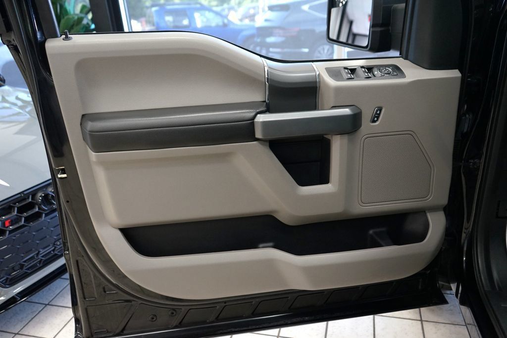 Used 2018 Ford F150 XLT w/ Equipment Group 302A Luxury AWD/4WD image 23