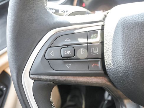 New 2025 Jeep Grand Cherokee Limited w/ Luxury Tech Group II image 28