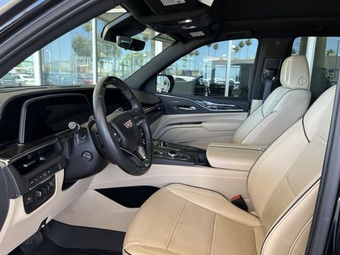 Used 2023 Cadillac Escalade Premium Luxury w/ Performance Package AWD/4WD image 9