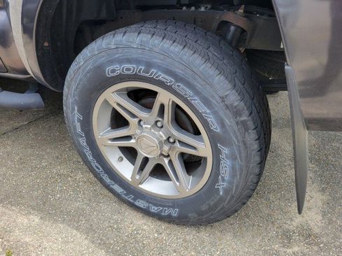 Used 2014 Toyota Tacoma PreRunner w/ SR5 Package RWD image 3